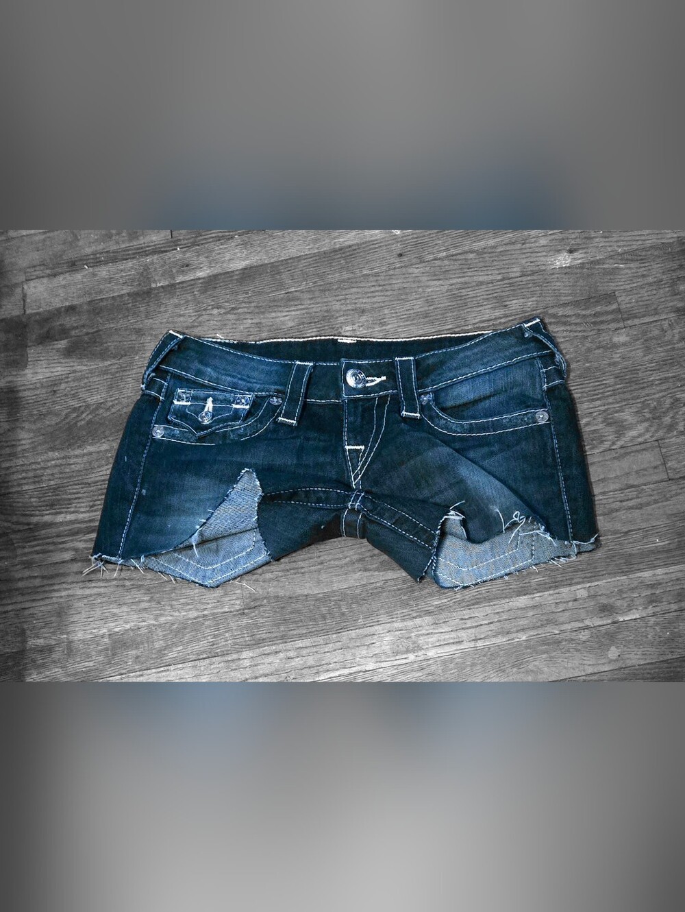 True Religion Low Rise Denim  Shorts Size 25